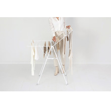 Droogrek met hangende kleding