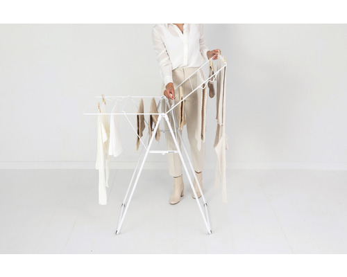 Droogrek met hangende kleding