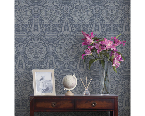 Decoratief behang met ornamentmotief in een kamer