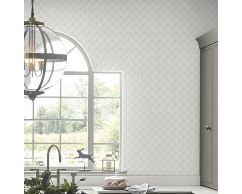 Lichte keuken met patroonbehang