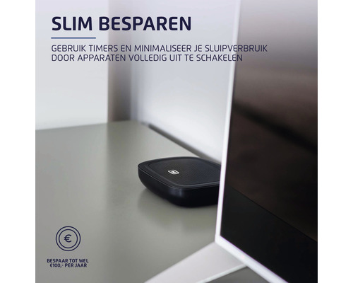 Energiebesparende box voor het verminderen van sluipverbruik naast een televisie