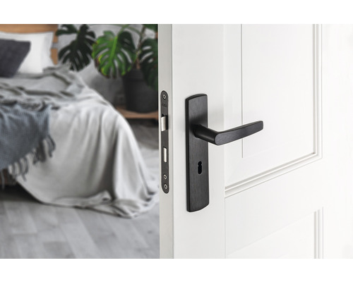 Kamerdeur met zwarte deurklink en slot voor slaapkamer