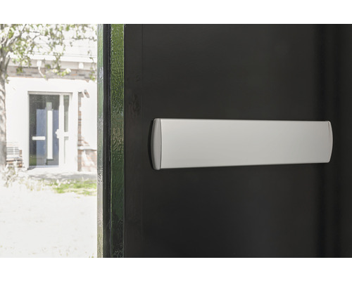 Brievenbusklep op een voordeur