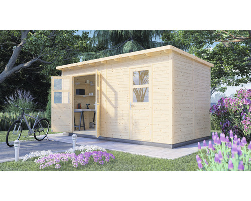 Houten tuinhuis met open dubbele deur en raam