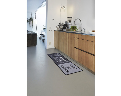 Keukenscène met vloermat met Chef de Cuisine motief