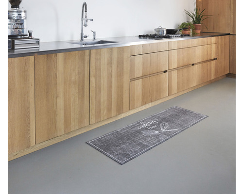 Keukenscène met onderkast en keukentapijt met kookmotief