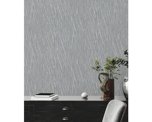 Behang met lineair patroon in een woonkamer