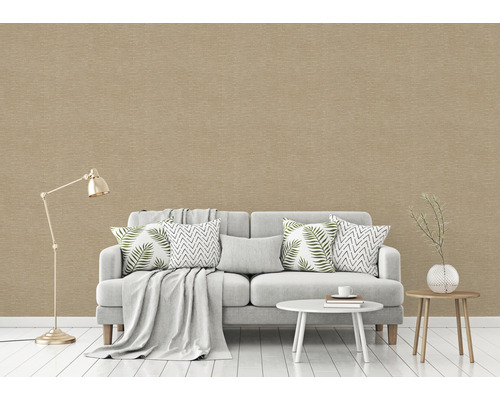 Woonkamer met een gestructureerd behang in linnenlook