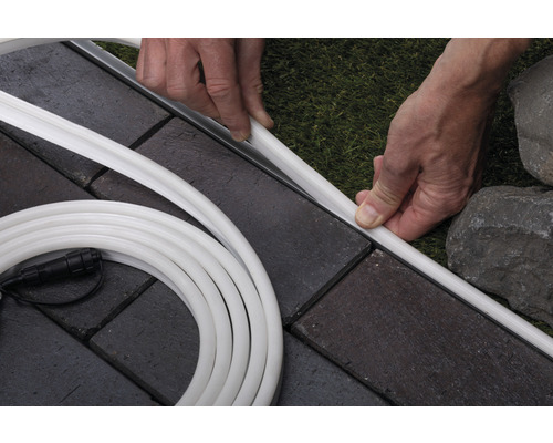 Installatie van een flexibele lichtstrip in de buitenruimte