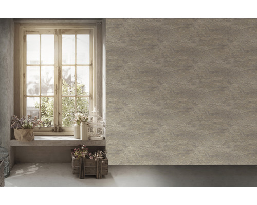 Interieur met raam, decoratie en wandbekleding met marmerlook.