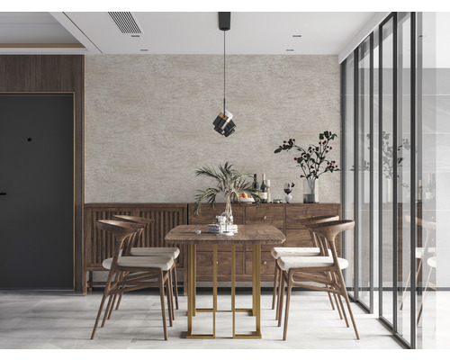 Eetkamer met houten tafel, stoelen en dressoir in een lichte, moderne stijl.