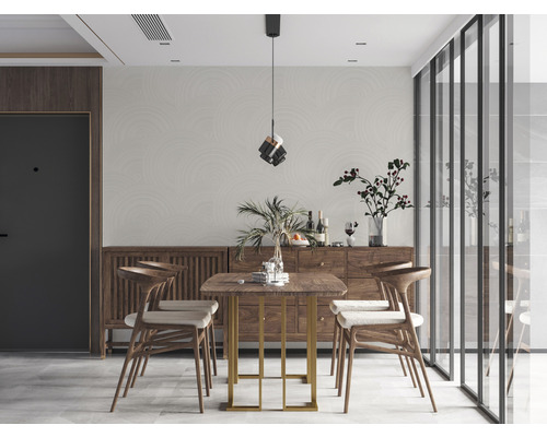 Eetkamer met houten tafel, stoelen en dressoir in een helder, modern design