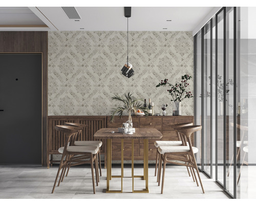 Eetkamer met eettafel, stoelen, dressoir en behang met patroon