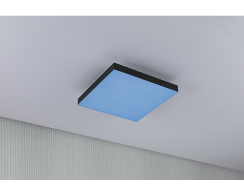 Vierkante plafondlamp met blauw lichtoppervlak