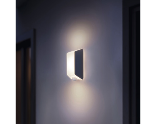 Verlichte, rechthoekige wandlamp met bewegingsmelder