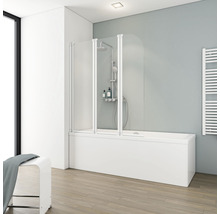 Badkamer met bad en glazen douchewand