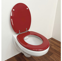 Hangtoilet met omhooggeklapte wc-bril