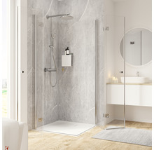 Badkamer met douche met draaideur, douchearmatuur en wastafelonderkast