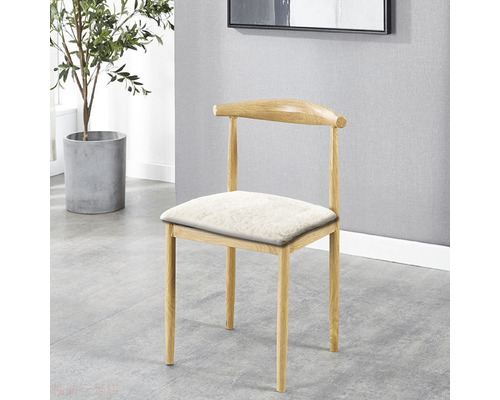 Houten stoel met gestoffeerde zitting