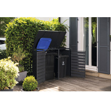 Afvalcontainerberging van aluminium met twee afvalcontainers en open deksel in de tuin