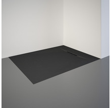 Gelijkvloerse douche met afvoergoot in de badkamer.