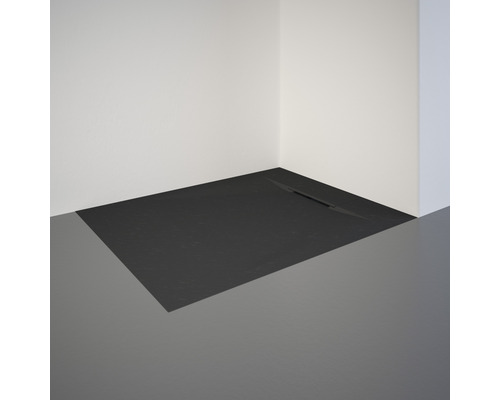 Gelijkvloerse douche met afvoergoot in de badkamer.