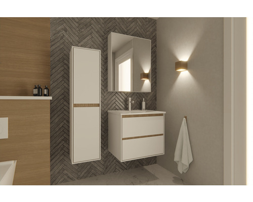 Moderne badkamer met wastafel, spiegelkast en hoge kast