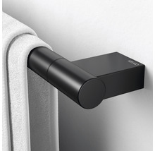 Zwarte handdoekhouder met handdoek en Keuco Logo