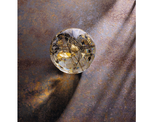 Decoratieve presse-papier van glas met gouden en plantaardige elementen