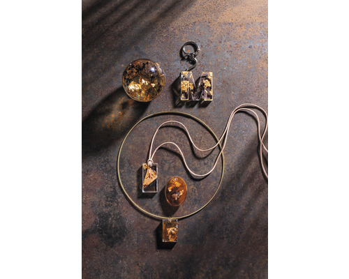 Sieradenset met hangers, bol en sleutelhanger met de letter M