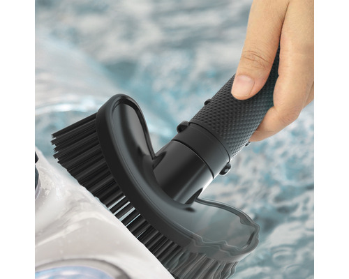 Reiniging met borstel voor auto onderhoud