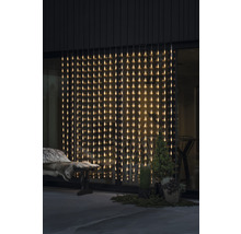 Decoratieve lichtketting voor een gebouw, creëert een heldere en uitnodigende sfeer