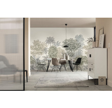Lichte eetkamer met behang met bosmotief, eettafel met stoelen en een wit dressoir