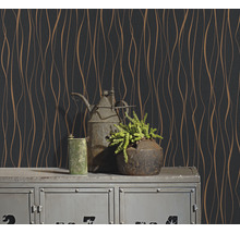 Decoratief behang met gebogen lijnen in de kamer