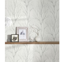 Wanddecoratie met behang met boommotief, plank en decoratie
