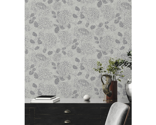 Behang met bloemmotief op een muur