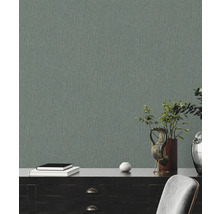 Textielbehang in woonkamer met dressoir en decoratie