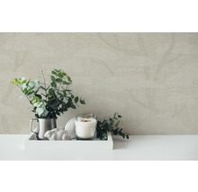 Decoratieve scène met behang, kaars en plant in pot
