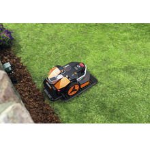 Worx Logo. Robotmaaier op een gazon.