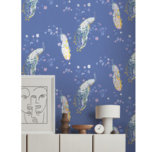 Behang met pauwenmotief in een woonkamer