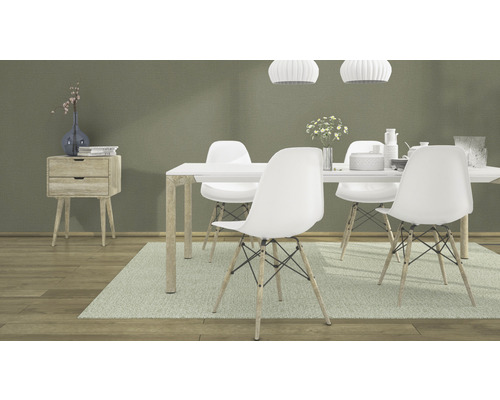 Eetkamer met eettafel, stoelen en bijzettafel