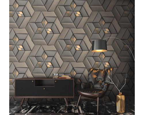 Woonkamer met driedimensionale wandbekleding, dressoir, fauteuil en vloerlamp