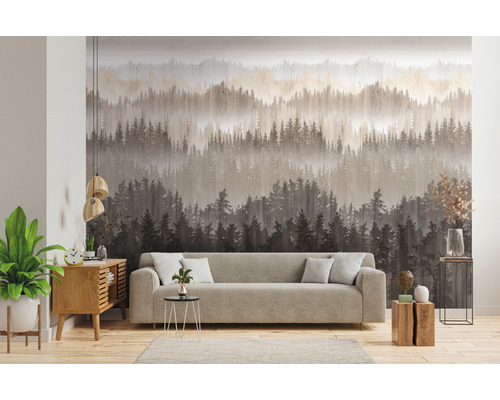 Woonkamer met een fotobehang met bosmotief, een bank en houten meubels voor een heldere en georganiseerde sfeer.