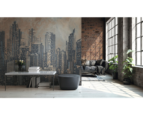 Interieur met behang met stadsdesign, bank en decoratie