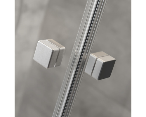 Detail van een metalen douchecabinebeslag
