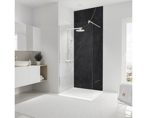 Moderne badkamer met douche, wastafel en wit sanitair