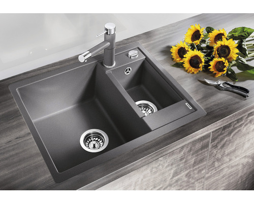 Spoelbak met twee bakken, kraan en afvoergarnituur