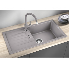 Spoelbak van silgraniet met afdruipvlak en kraan