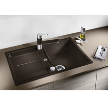 Spoelbak met afdruiprek en kraan op een werkblad