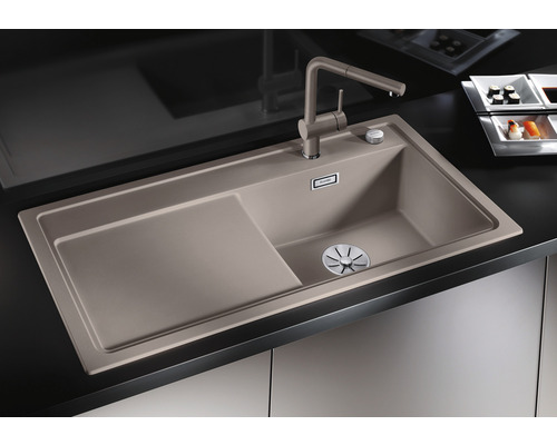 Spoelbak met afdruipvlak en kraan